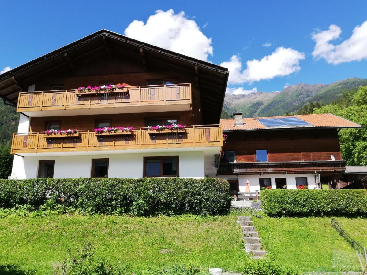 Haus Eder Burgi Hotel Nikolsdorf Ngoại thất bức ảnh