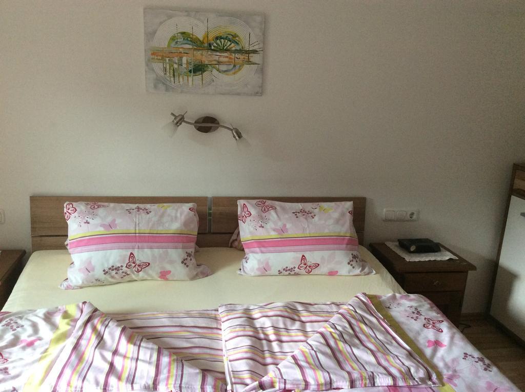 Haus Eder Burgi Hotel Nikolsdorf Phòng bức ảnh