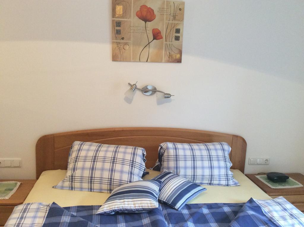 Haus Eder Burgi Hotel Nikolsdorf Phòng bức ảnh
