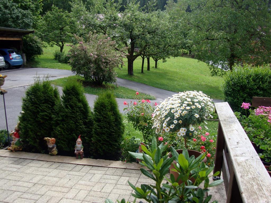Haus Eder Burgi Hotel Nikolsdorf Ngoại thất bức ảnh