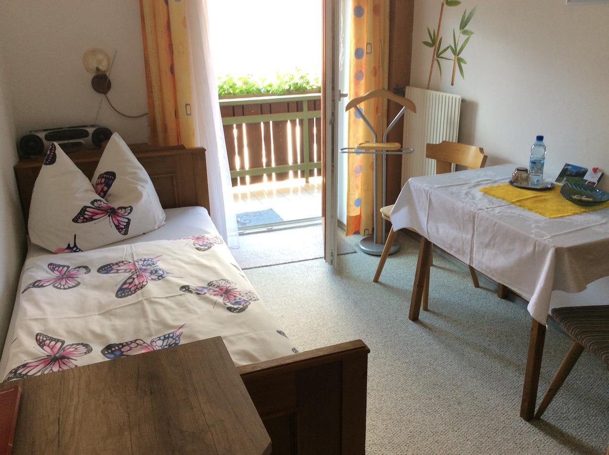 Haus Eder Burgi Hotel Nikolsdorf Phòng bức ảnh